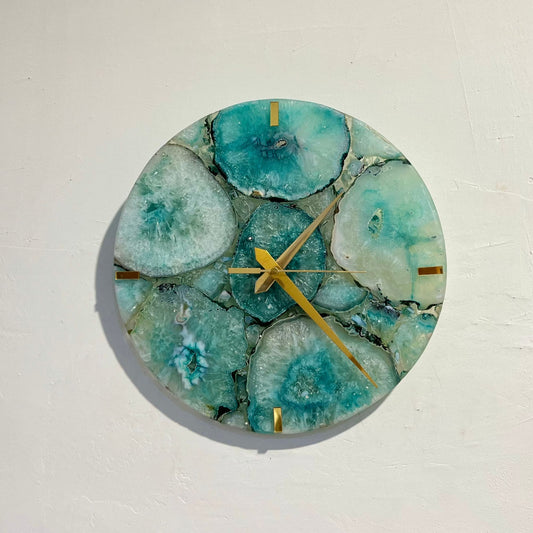Exquisite Handcrafted Agate Round Wall Clock with an Elegant and Timeless Design Perfect for Decorating Your Living Room or Office and Ideal for Gift Giving - Green