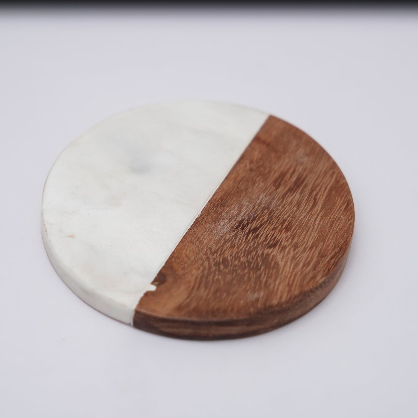 Marble and Wood Coaster Set of 4 for Tea Coffee Cocktail Handmade Marble Coaster for Hot & Cold Drinks Coaster for Dining Table Home and Office Round- White